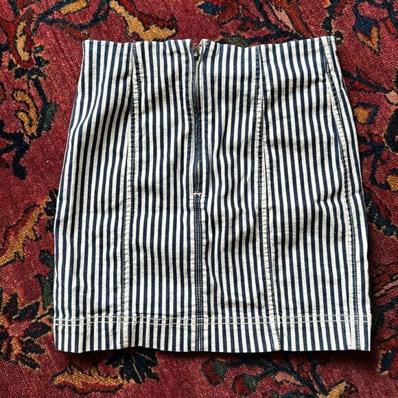 Jolt Navy & White Striped Jean Skirt Size 3 3/26 - Picture 2 of 4